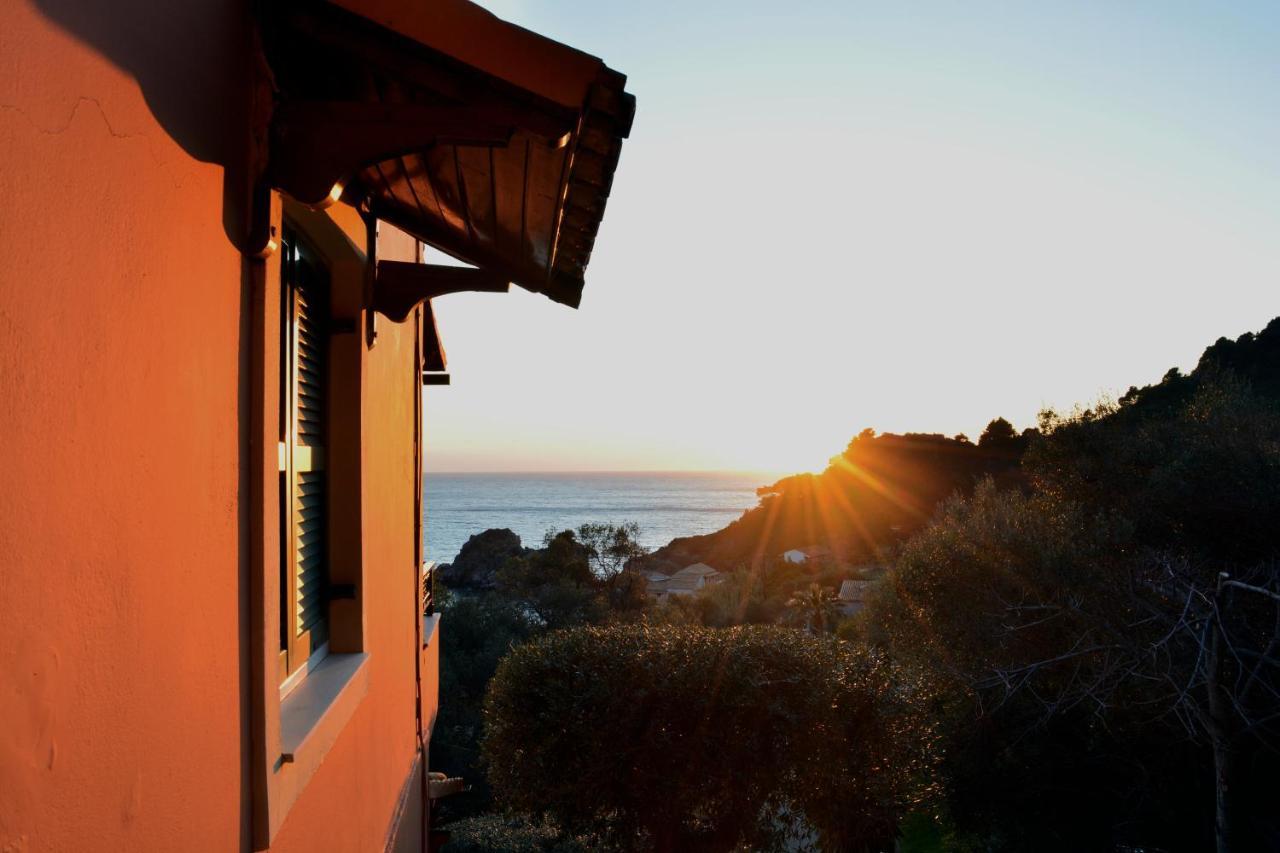 Papadatos Apts With Amazing View - 5Mins From The Beach Kontogialos Exterior photo