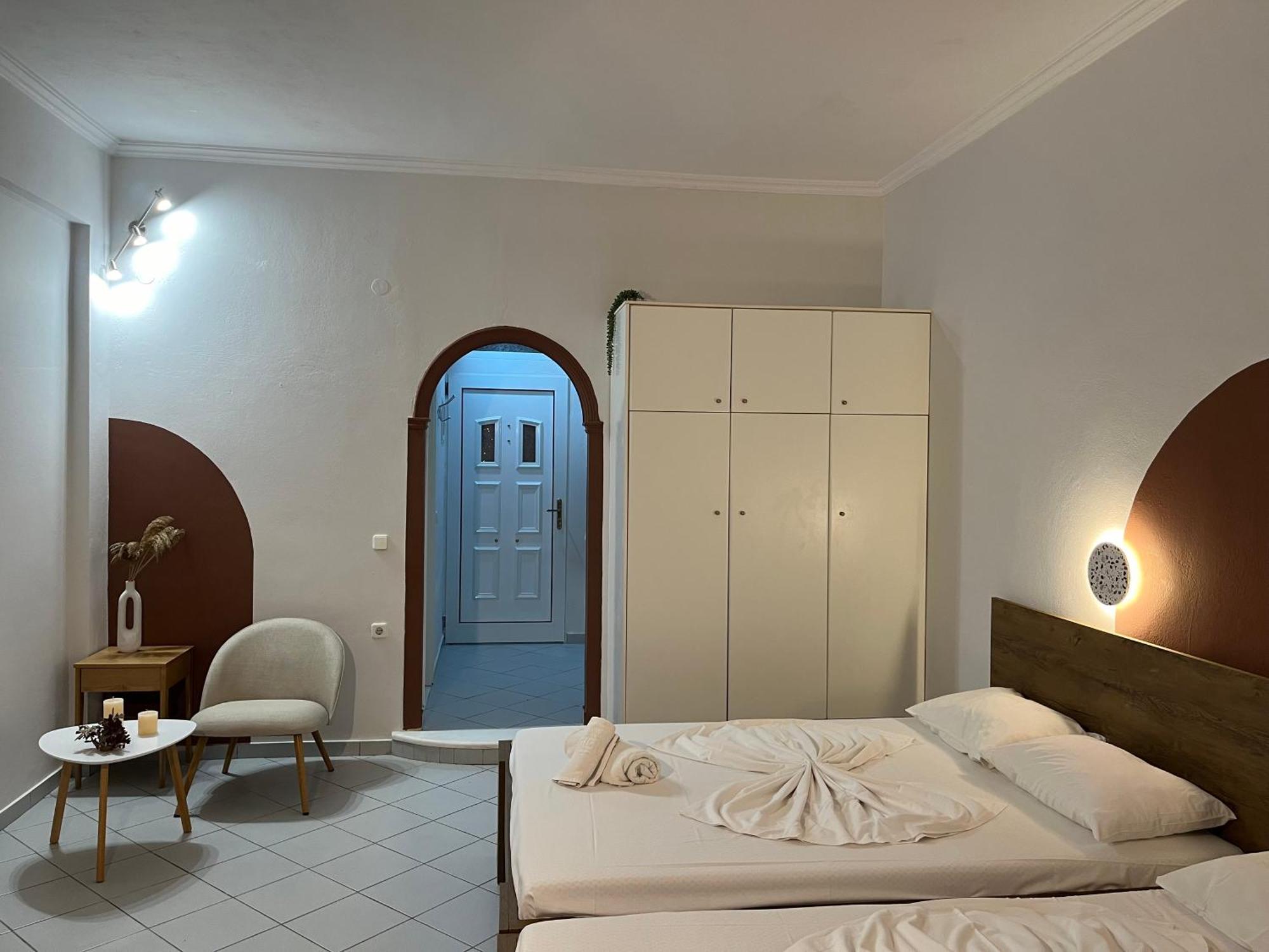 Papadatos Apts With Amazing View - 5Mins From The Beach Kontogialos Exterior photo